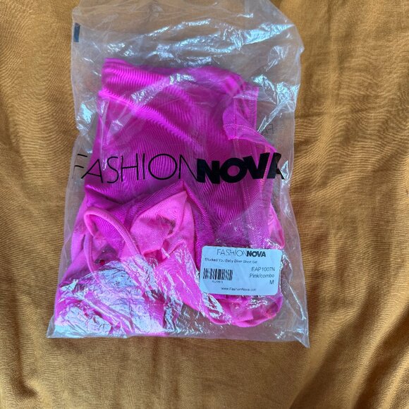 Matching Crop Top & Shorts Set size M - Picture 3 of 3